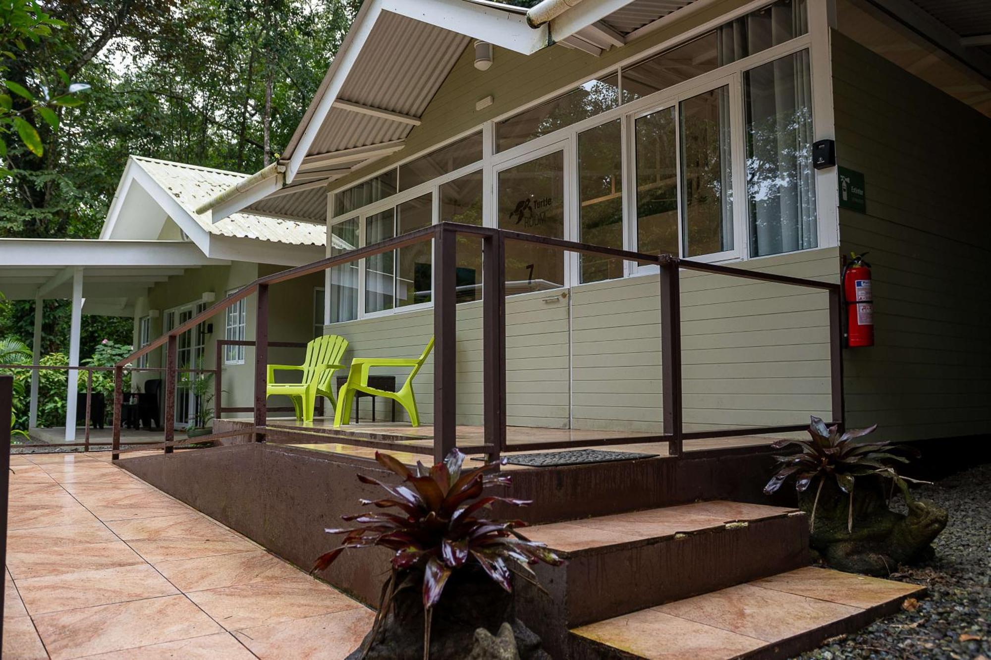 Jaguar Inn Bungalows Puerto Viejo de Talamanca Екстериор снимка